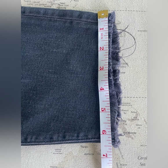 Levi’s 90s Gray/ Purple Wash High Rise Raw Hem Jeans Size 29 - Picture 13 of 14